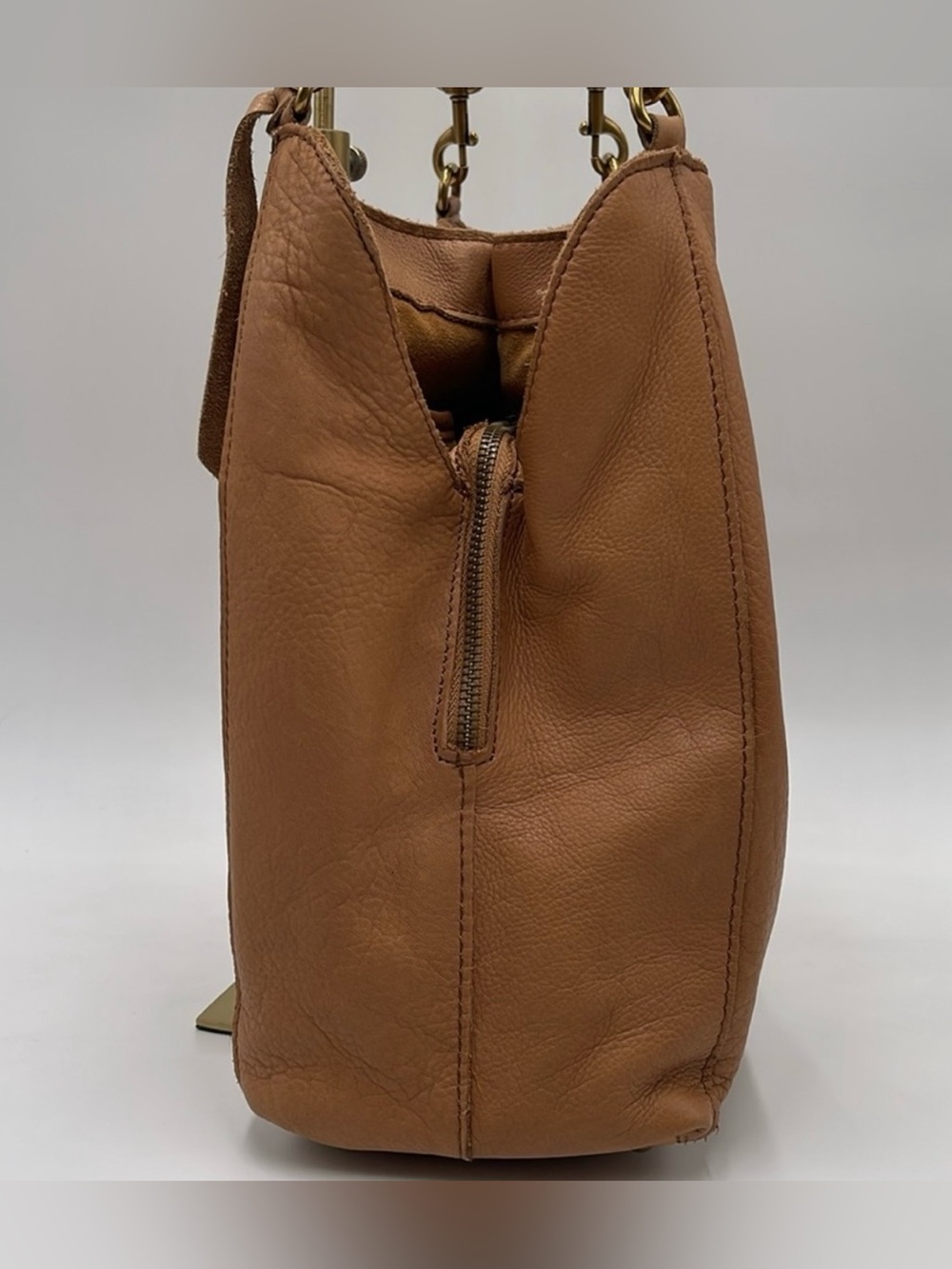 American Leather Co. Shoulder Bag - Caramel
Brown 100% Leather - Double Straps - Picture 8 of 15